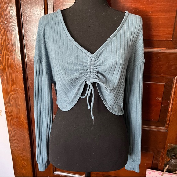 Hollister Tops - Gilly Hicks Ribbed Ruched Crop Top